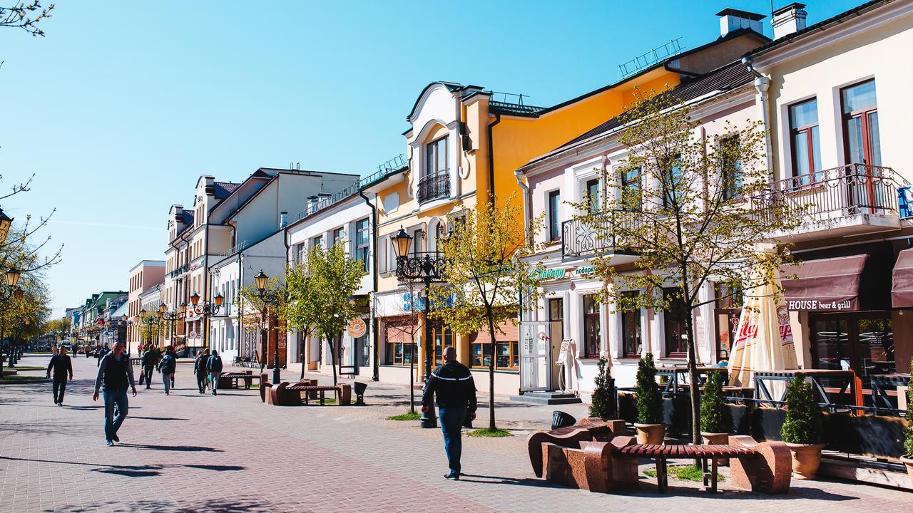Vladimirskie Apartamenty In Center Of Brest Exterior photo